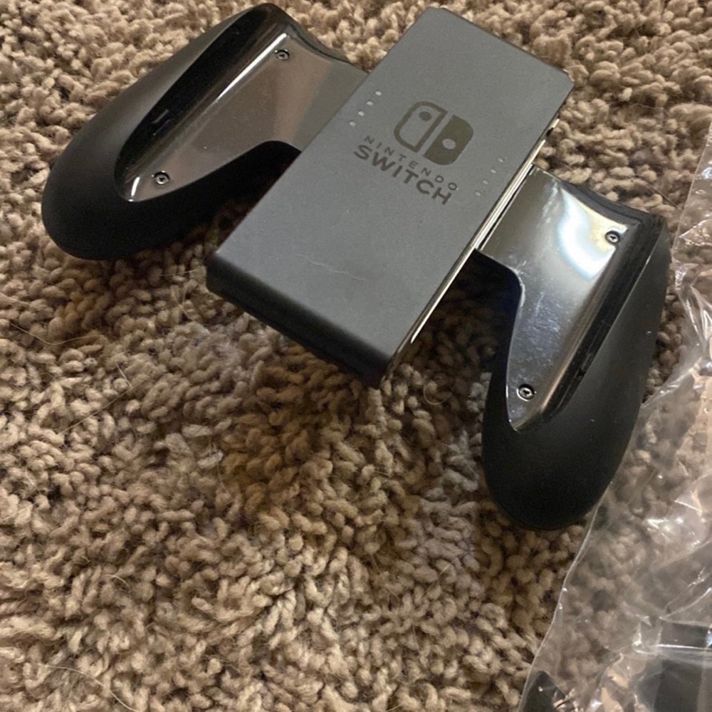 Nintendo Switch - Picture 7 of 9